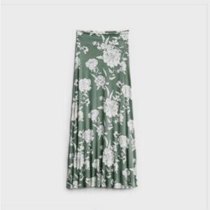 Market & Spruce Floral Maxi Skirt in Green and White Medium Stretchy and Flowy